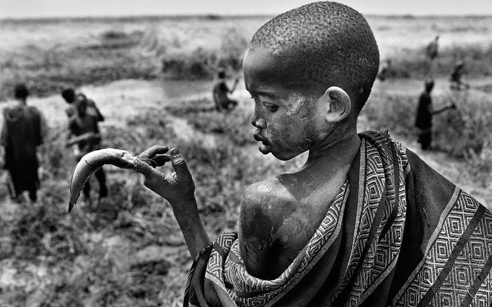 revistaprosaversoearte.com - Tribos africanas no olhar de Sebastião Salgado