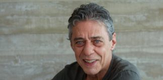 Chico Buarque vence prêmio literário na França