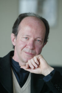 revistaprosaversoearte.com - Giorgio Agamben: "Deus não morreu. Ele tornou-se Dinheiro"