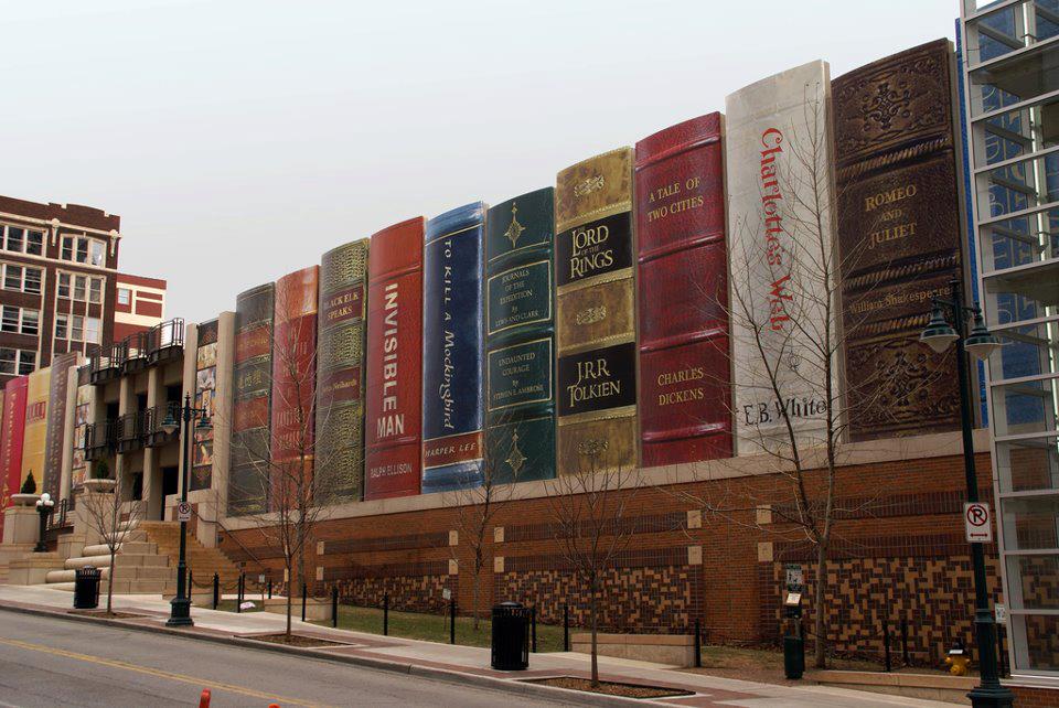 A inusitada fachada da Biblioteca Pública de Kansas (Missouri, USA)