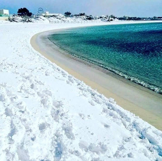 revistaprosaversoearte.com - Neva dois dias seguidos em praia, conforme previu profecia apocalíptica de Nostradramus italiano