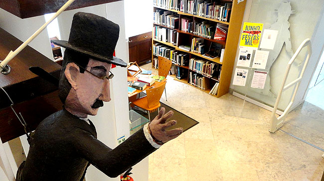 Biblioteca Particular de Fernando Pessoa disponível online