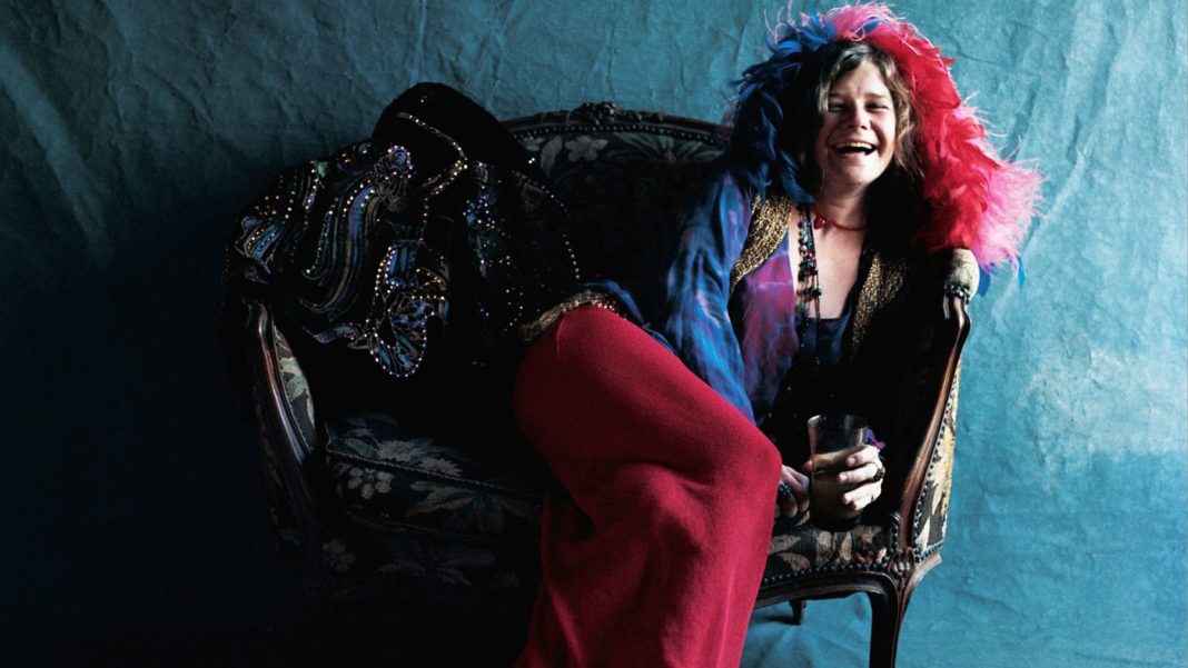 “Janis: Little Girl Blue” ilumina Joplin contestadora e desnuda ícone do rock