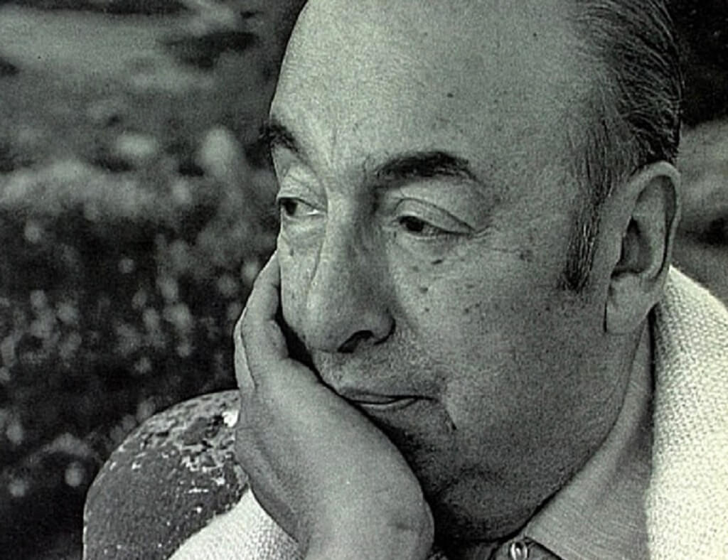 “Gosto quando te calas…” – Pablo Neruda