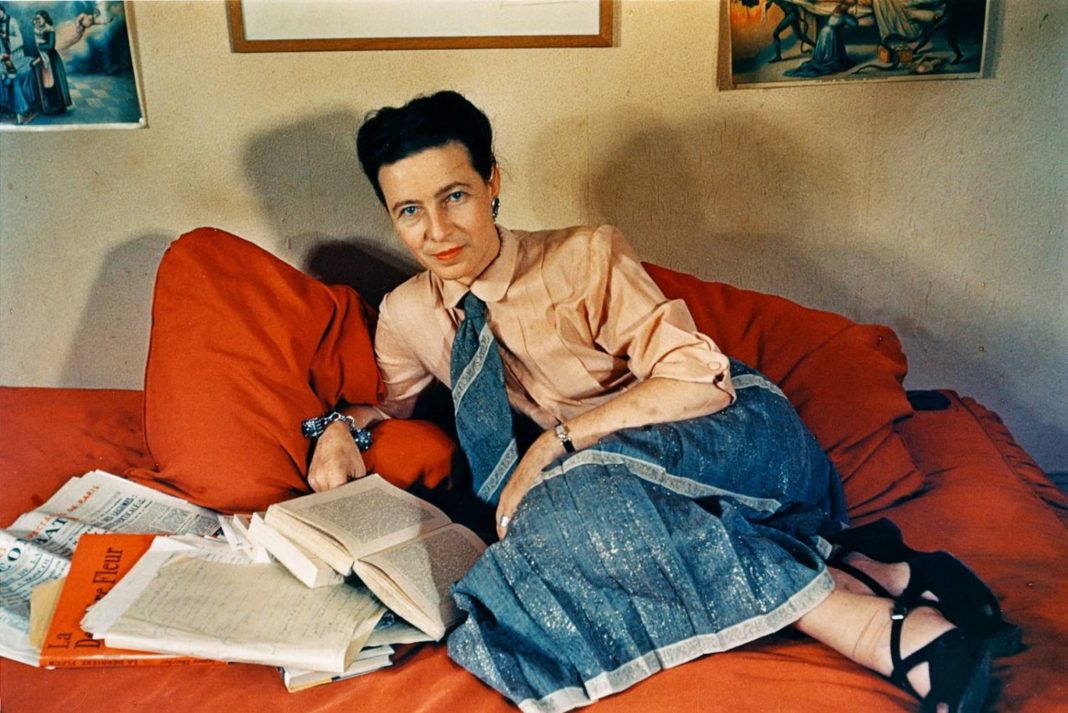 Nesta rara entrevista, Simone de Beauvoir fala sobre existencialismo, religião, casamento, amor livre