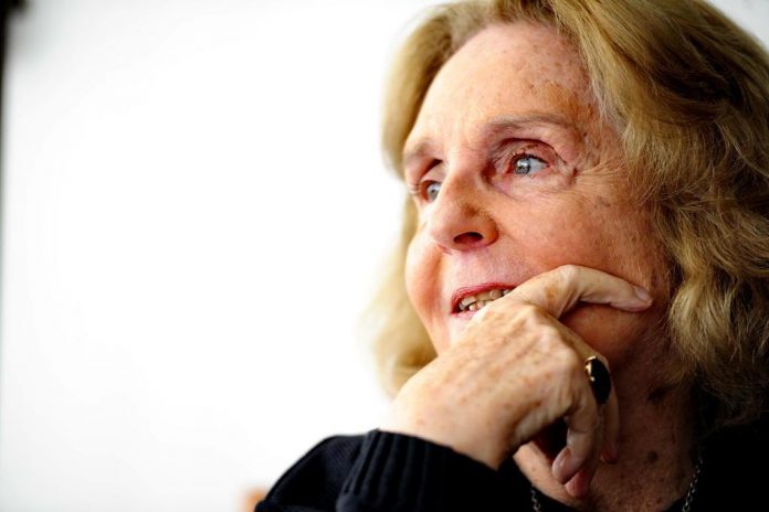 ‘Quem ama, cuida’, uma belíssima crônica da escritora Lya Luft