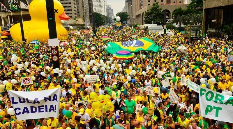 revistaprosaversoearte.com - 'Como é boa nossa empregada' e a promessa do Brasil que não deu certo – André de Paula Eduardo