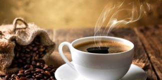 Consumo de três xícaras de café por dia pode trazer benefícios à saúde, diz pesquisa