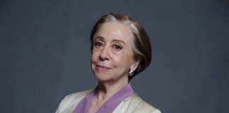 “Guardar uma coisa é olhá-la, fitá-la, mirá-la por admirá-la”: Fernanda Montenegro recita poema do poeta Antonio Cicero