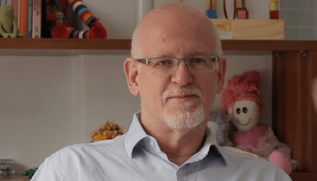 ‘Infância não é fase de construir currículo’ alerta Daniel Becker, pediatra e pesquisador da UFRJ