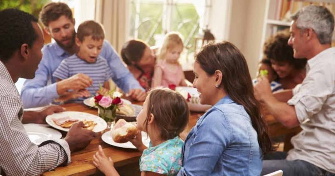 Manual de sobrevivência para as reuniões familiares