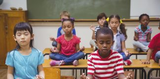 Conheça a importância e os benefícios da prática da meditação para crianças
