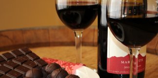 O segredo da juventude? Vinho tinto e chocolate amargo