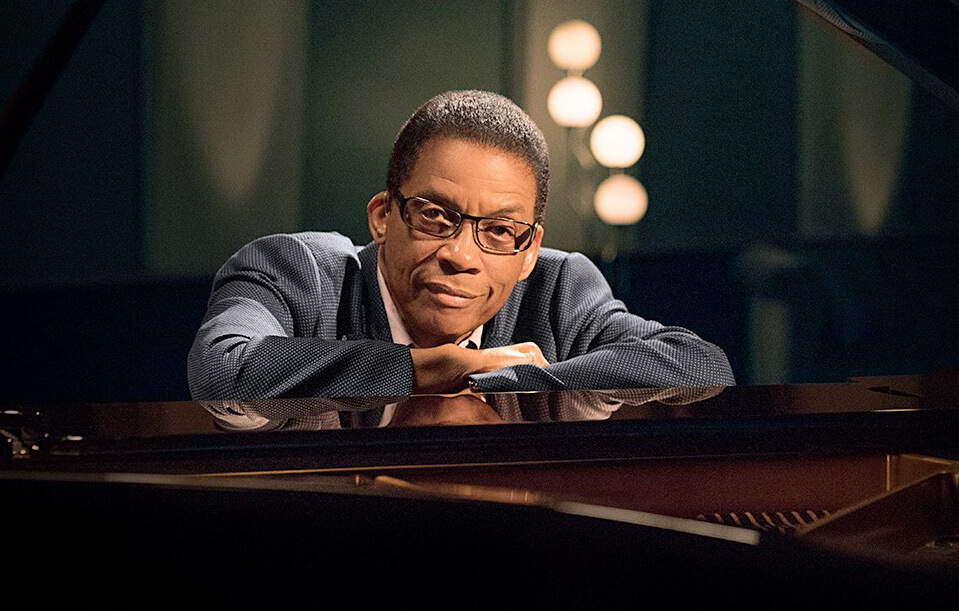 ‘O jazz não morreu, não foi superado e continua tão inventivo quanto antes.’ , Herbie Hancock – pianista americano