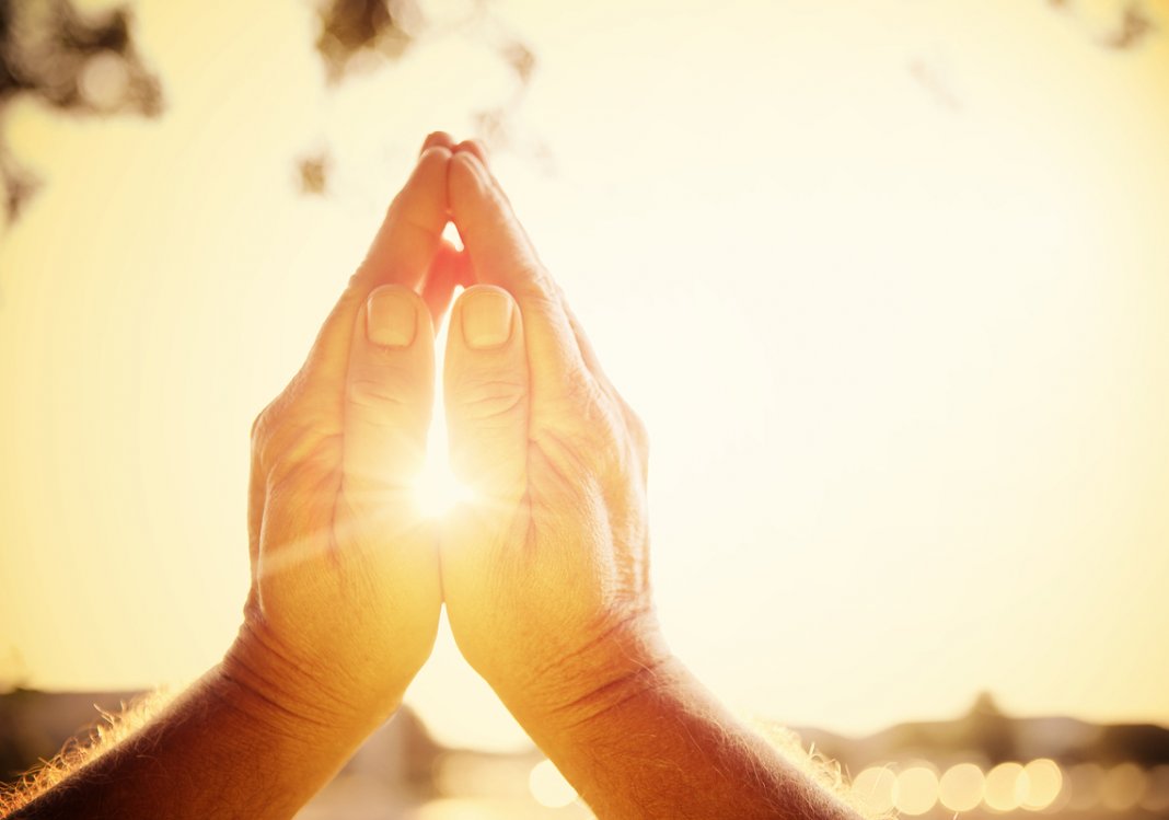 Saber rezar é um remédio para o corpo e a alma – Claudia Martins Durán
