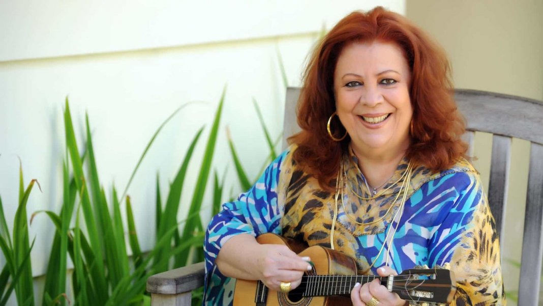 Beth Carvalho, a Madrinha do Samba, morre no Rio aos 72 anos