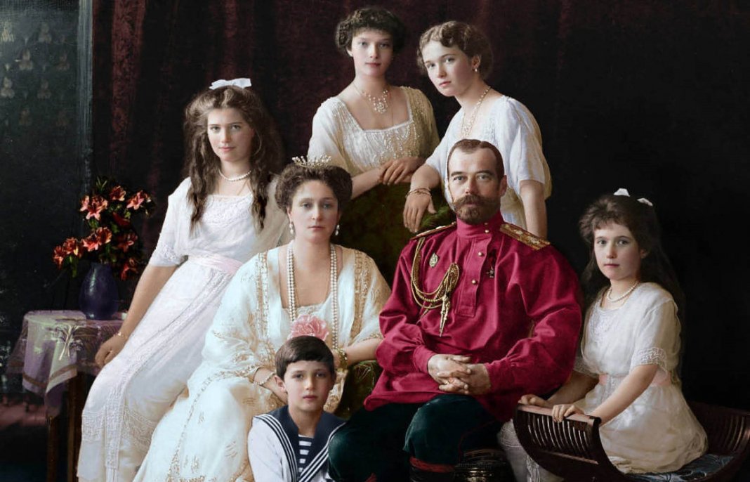 Netflix retrata a ascensão e queda do último Czar da Rússia e sua família