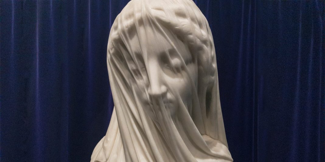 Extraordinário: você acredita que até o véu desta escultura é de mármore?