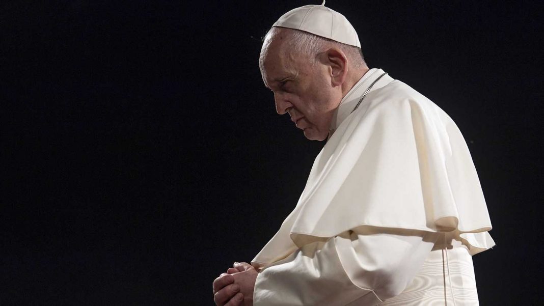 Papa Francisco – ‘Viver implica “sujar os pés” pelas estradas poeirentas da vida e da história’