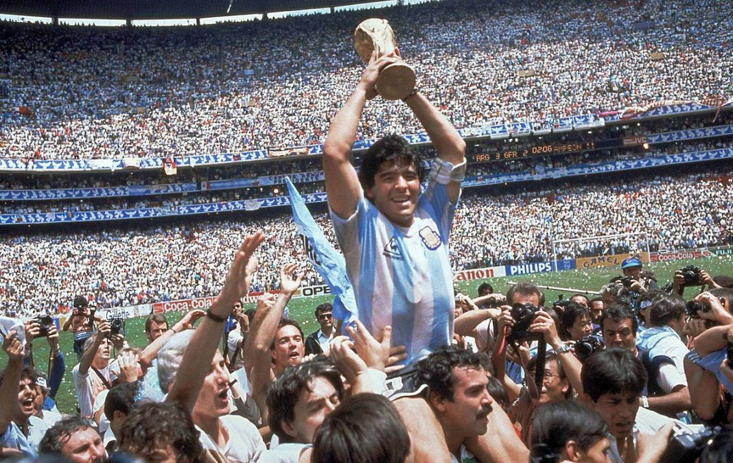 ‘O velório de Maradona’, uma extraordinária crônica de Fabrício Carpinejar