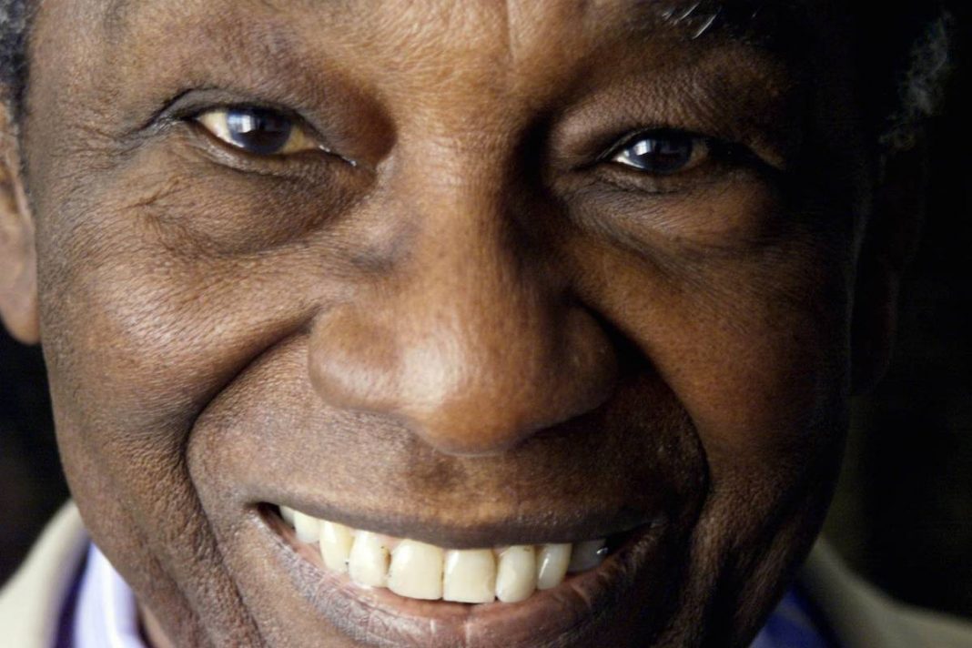 Globalitarismo: Milton Santos dialogando com Orwell, Huxley e Baudrillard