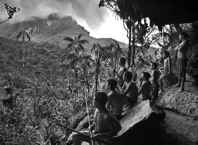 revistaprosaversoearte.com - "Um mundo em preto e branco", por Sebastião Salgado