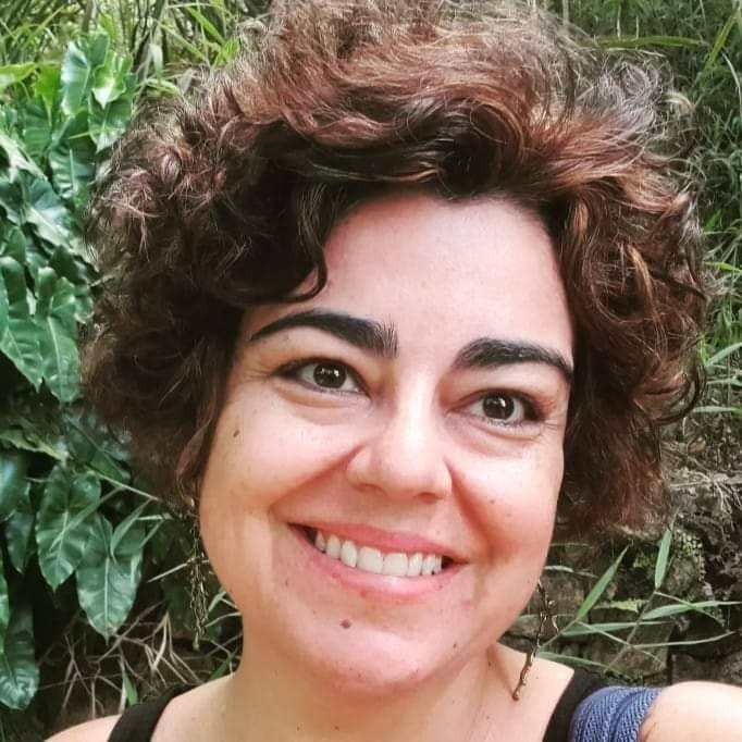 revistaprosaversoearte.com - Entrevista com a pesquisadora musical Heloísa Tapajós, por Daniela Aragão
