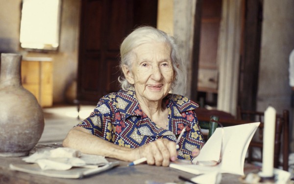 “A vida é boa. Saber viver é a grande sabedoria.” – Cora Coralina