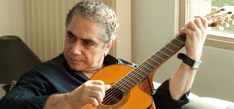 Entrevista com o compositor e cantor Paulinho Pedra Azul, por Daniela Aragão