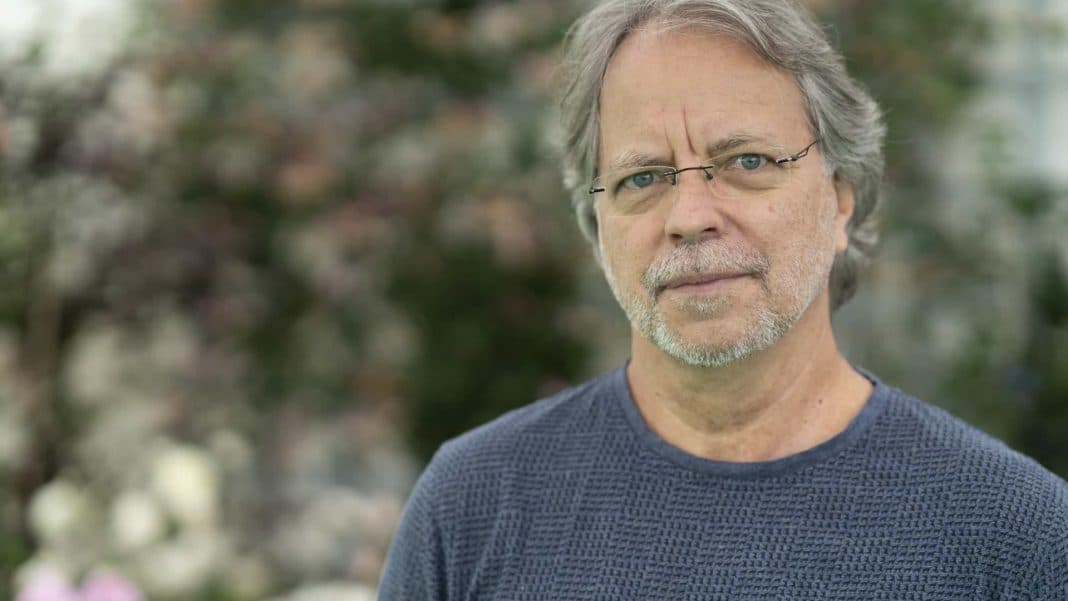 ‘O embondeiro que sonhava pássaros’, um conto Mia Couto