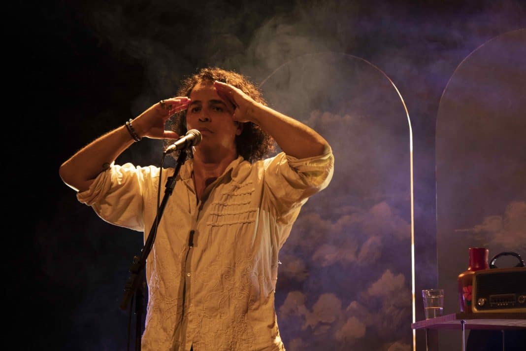 Monólogo musical Na Estrada com Alceu Valença  faz sessões no Teatro das Artes