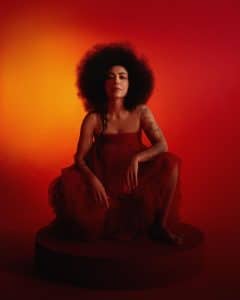 A cantora e compositora Vanessa Moreno lança 'Solar', seu sétimo álbum revistaprosaversoearte.com - A cantora e compositora Vanessa Moreno lança 'Solar', seu sétimo álbum