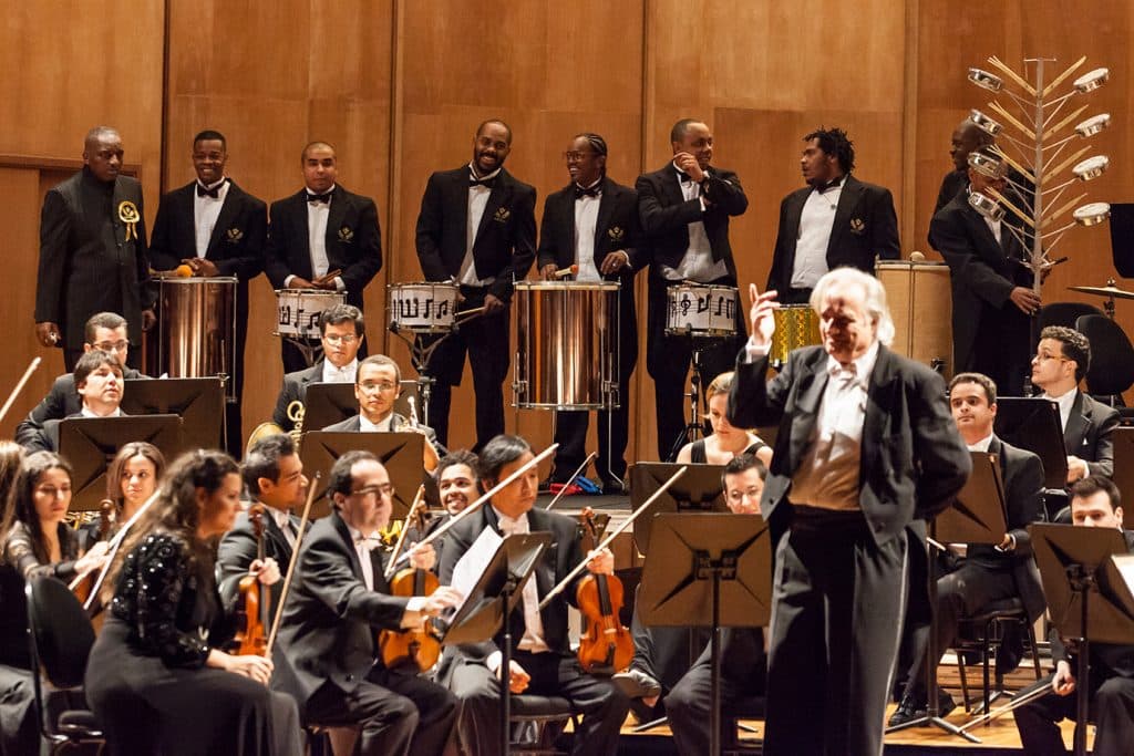 revistaprosaversoearte.com - João Carlos Martins e Bachiana apresentam concerto imperdível no Teatro Santander