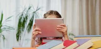 Com a interferência do tempo de tela na saúde mental das crianças, livros são aliados no processo de “Desintoxicação digital”