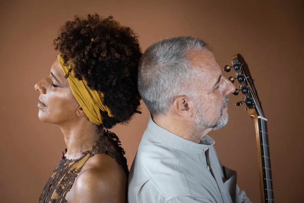 Álbum ‘Manhã Azul’ de Sandra Fidalgo e Swami Jr., com participações especiais de Zeca Baleiro e Toninho Ferragutti