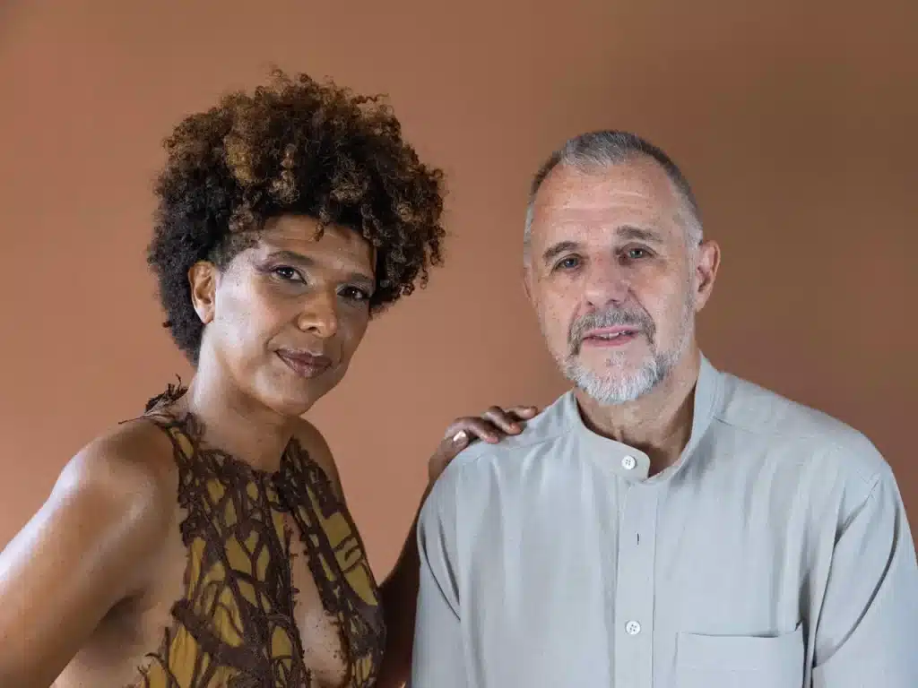revistaprosaversoearte.com - Álbum 'Manhã Azul' de Sandra Fidalgo e Swami Jr., com participações especiais de Zeca Baleiro e Toninho Ferragutti
