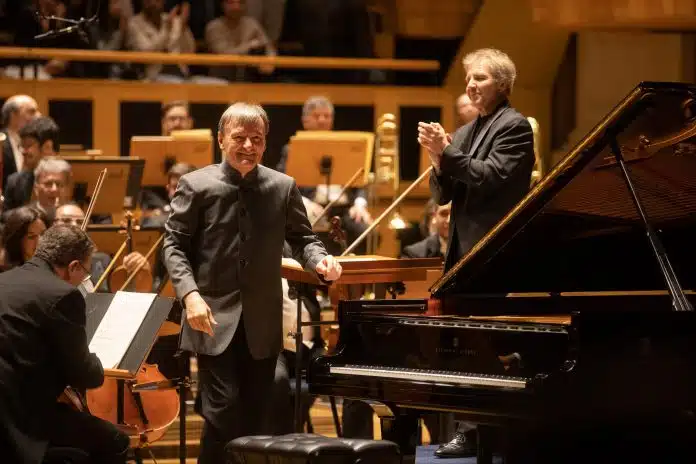 Osesp e Coro com maestro Thierry Fischer e pianista Stephen Hough