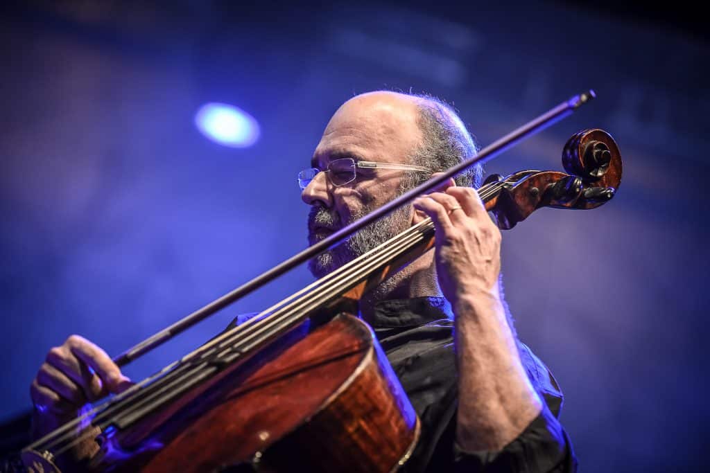 revistaprosaversoearte.com - Álbum 'Flor do Milênio', de Jaques Morelenbaum CelloSam3aTrio