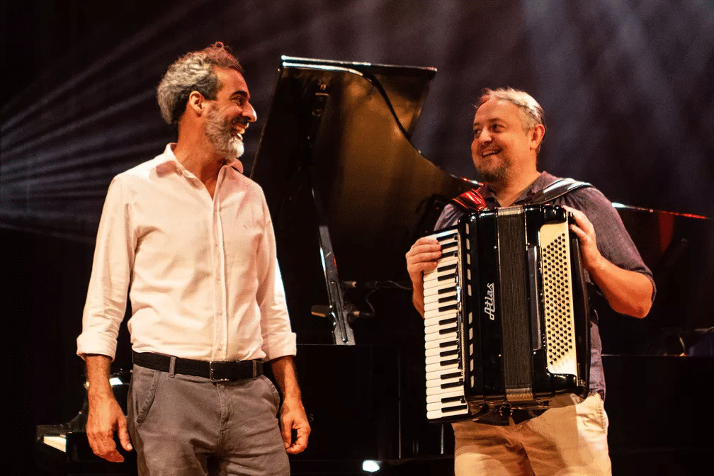 ‘No Mesmo Barco – Pedro de Alcântara convida Bebê Kramer’, álbum do pianista Pedro de Alcântara