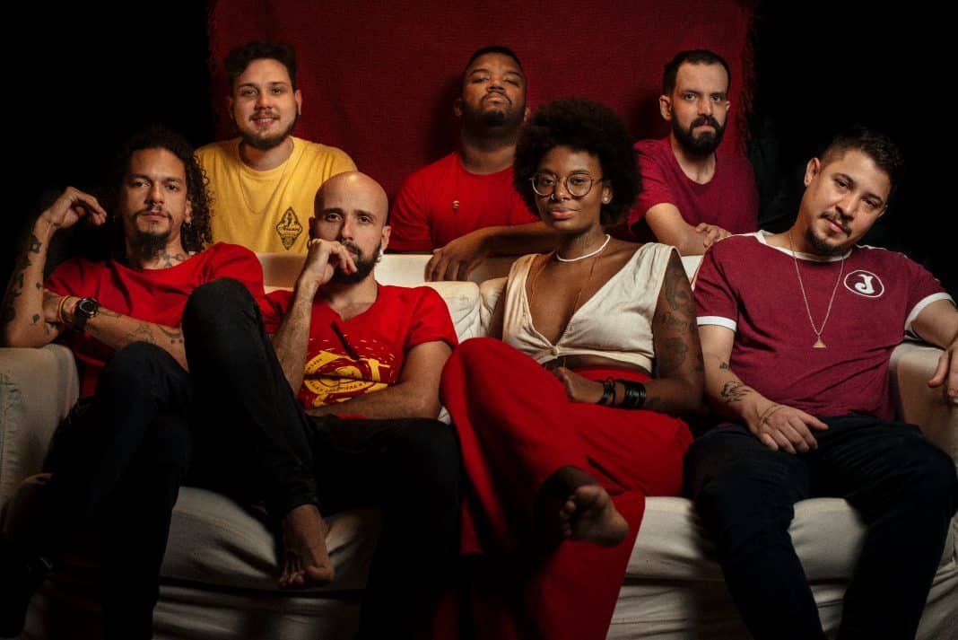 Zé Bigode Orquestra afasta as energias negativas com single ‘Faca de Ponta’