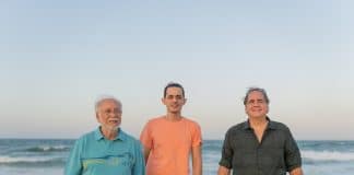 ‘Nós e o Mar’, álbum de Roberto Menescal, Diogo Monzo e Ricardo Bacelar