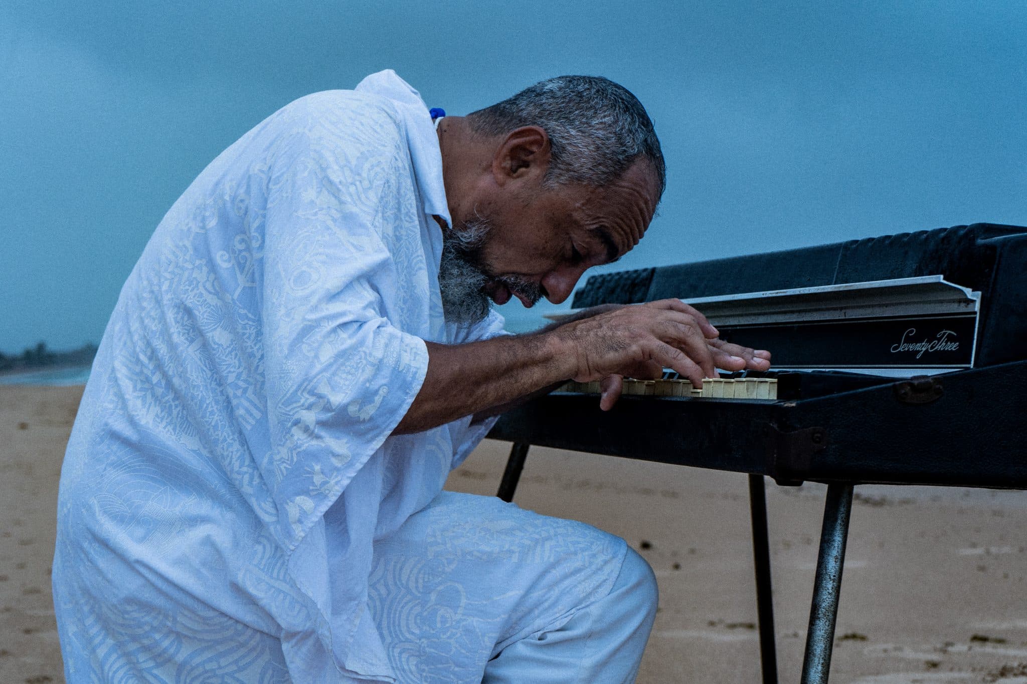 revistaprosaversoearte.com - Ubiratan Marques lança 'Obi Orobó', primeiro single do disco 'Dança do tempo'