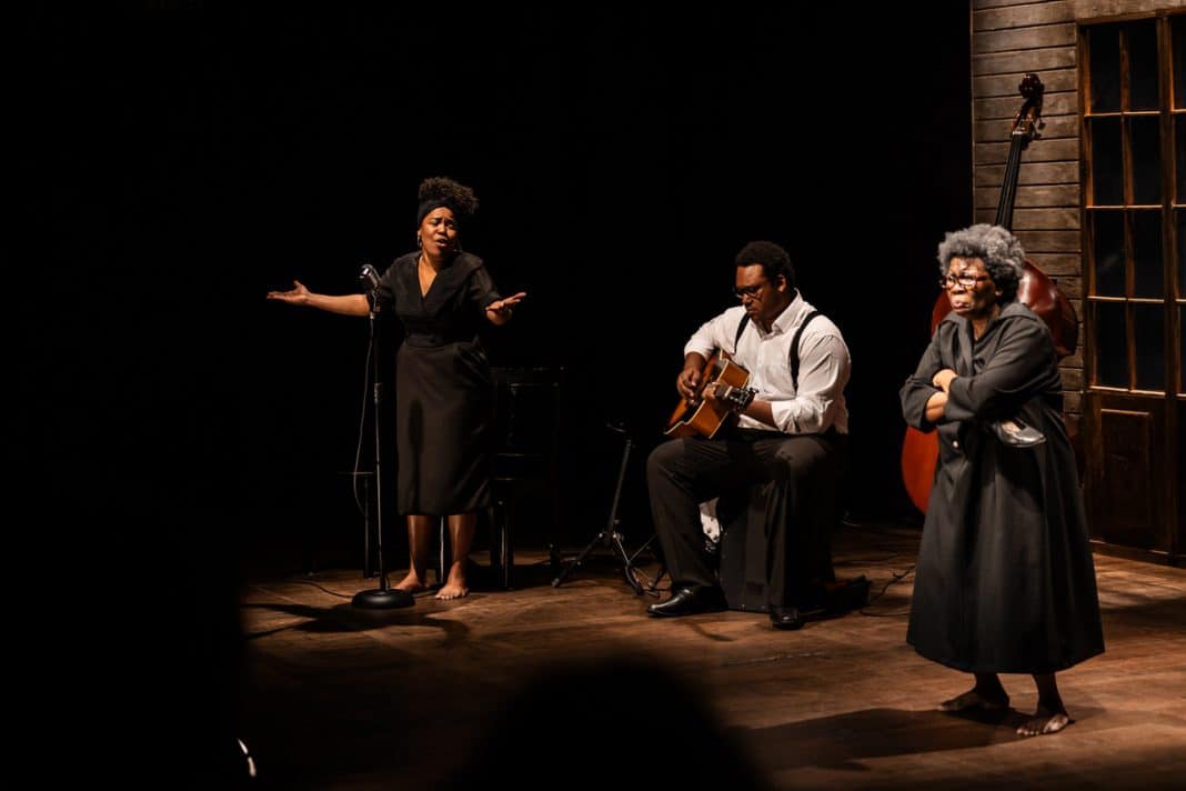 Amok Teatro apresenta “Furacão” em Arenas Carioca da Zona Norte e Museu da Maré