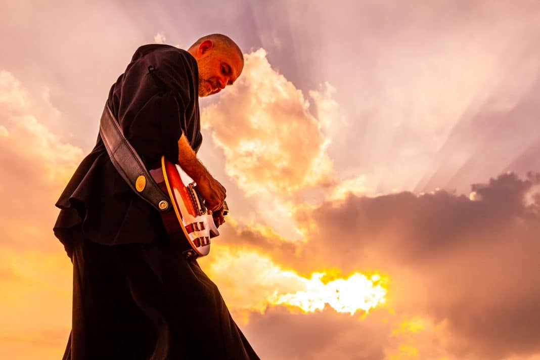 ‘Lagos Flutuantes’, álbum do guitarrista e compositor Rodrigo Bragança