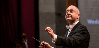 Orquestra Petrobras Sinfônica, sob a regência de Neil Thomson, abre setembro na Sala Cecília Meireles