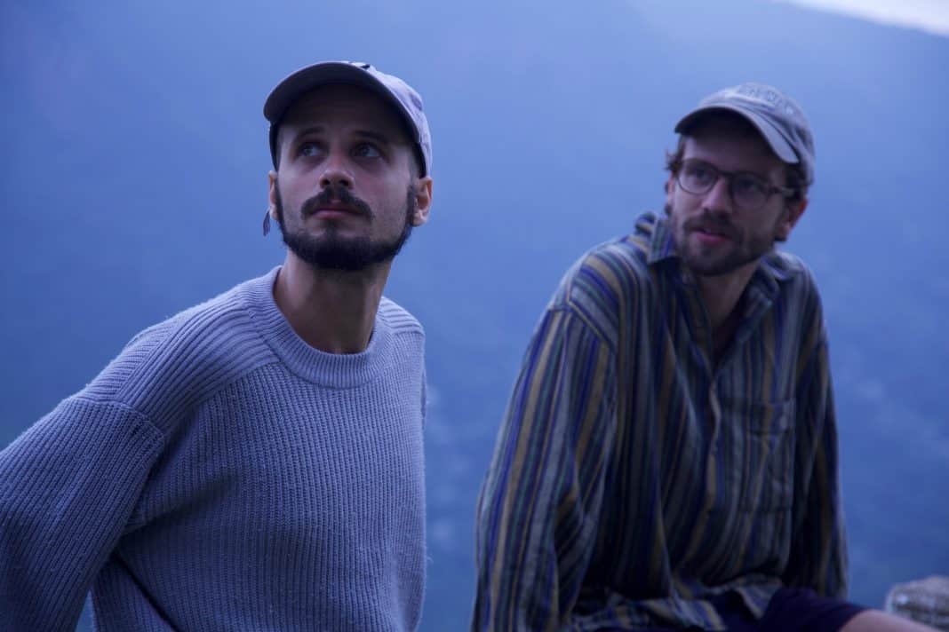 Samba Esquema Russo une MPB e rock alternativo na intensa “Cazuza Já Morreu”