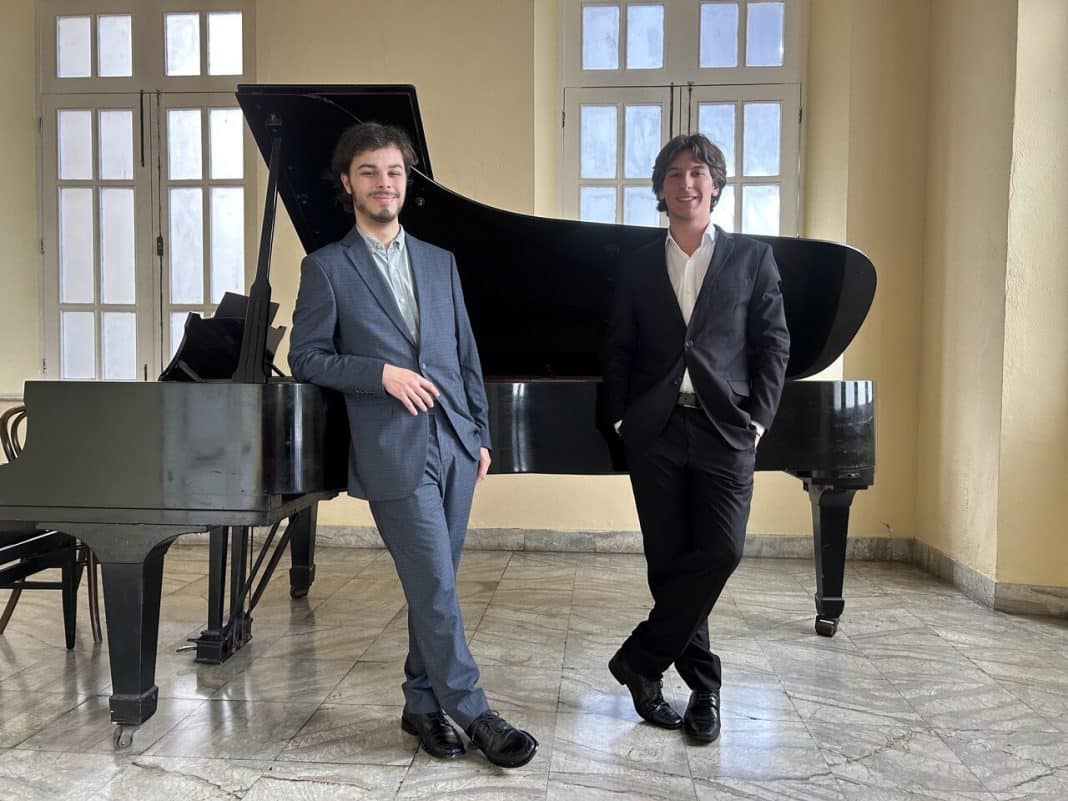 Theatro Municipal de Niterói recebe os pianistas Bernardo Calvão e Rodrigo Duarte