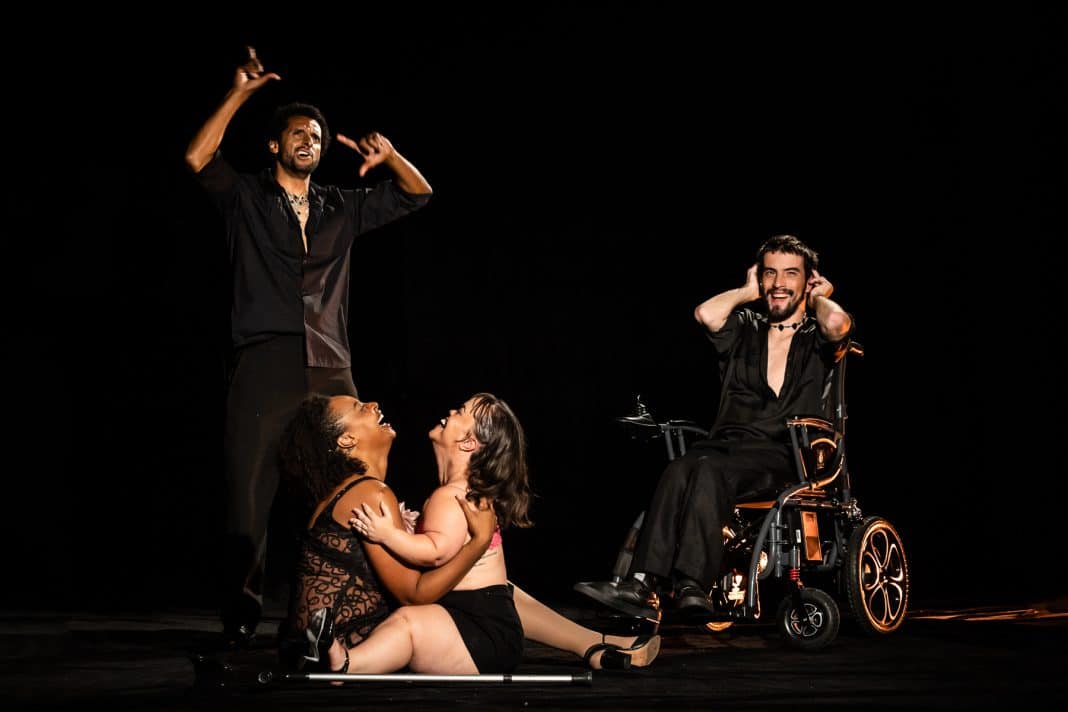 ‘Meu Corpo Está Aqui’ estreia temporada no Teatro Gláucio Gill, em Copacabana