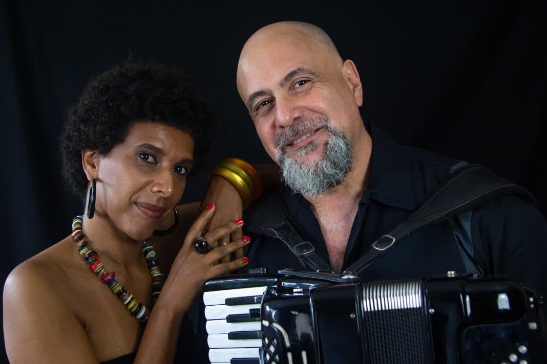 Sandra Fidalgo e Toninho Ferragutti apresentam espetáculo no Museu Ema Klabin