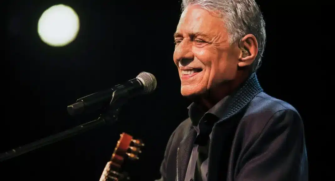 Chico Buarque lança single gravado na turnê ‘Que tal um samba?’